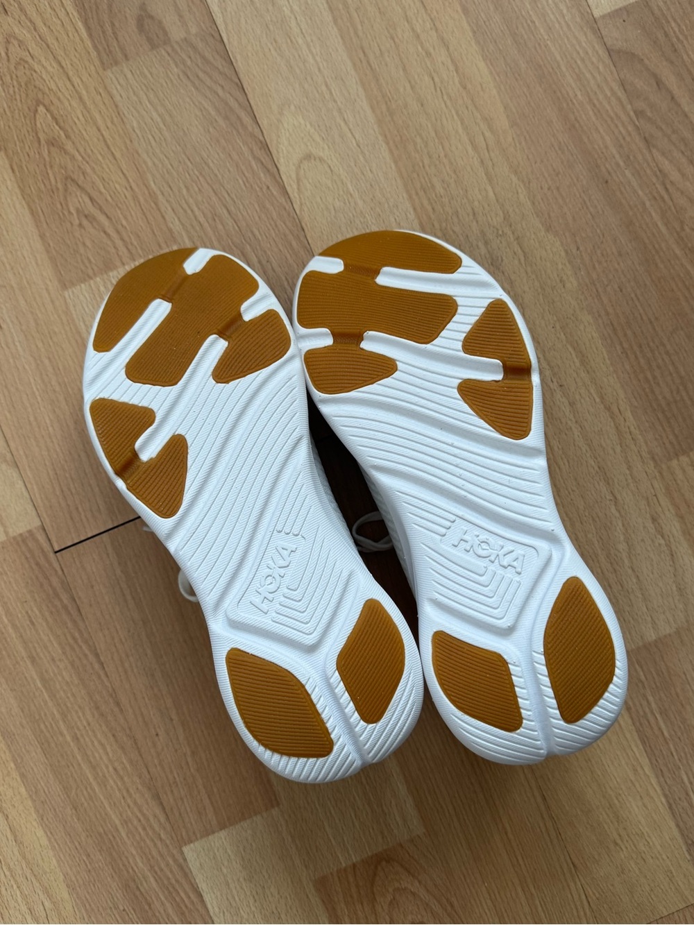 Hoka White Solimar Shoes - Picture 4 of 5